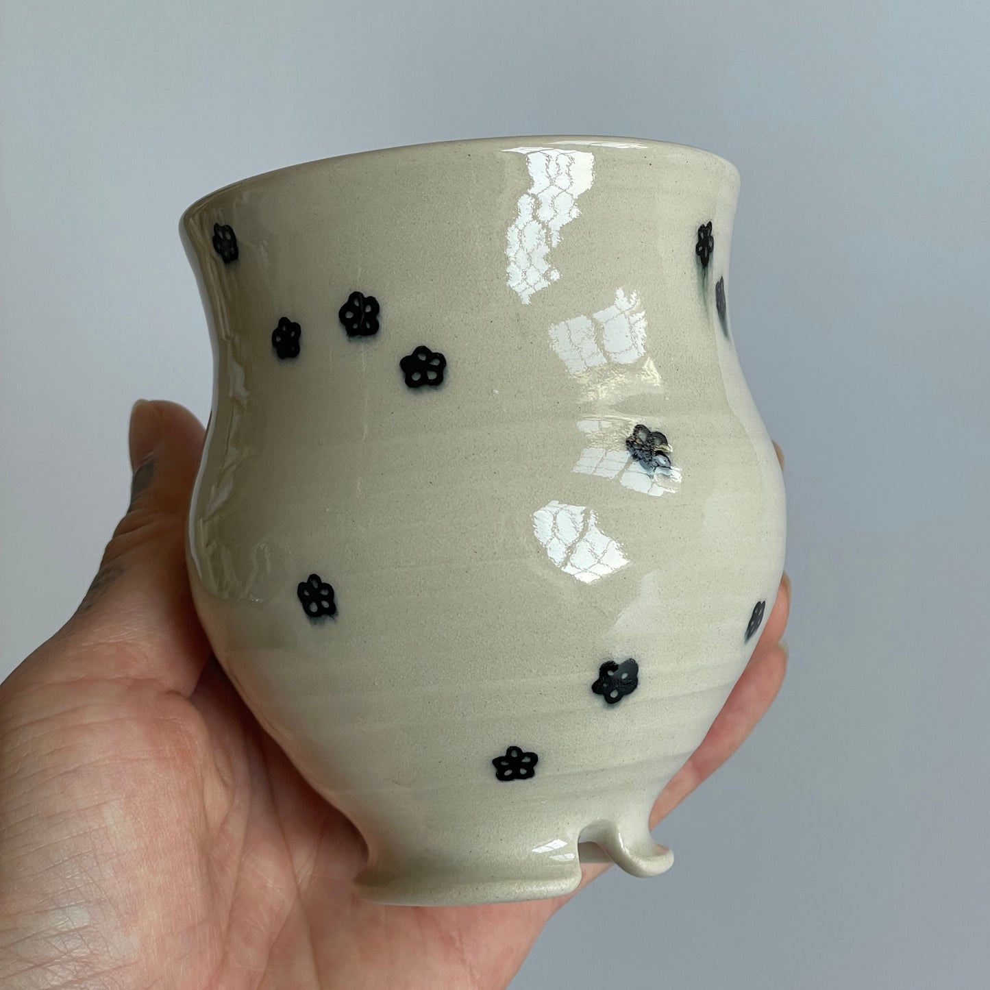 small black flowers cup no.1