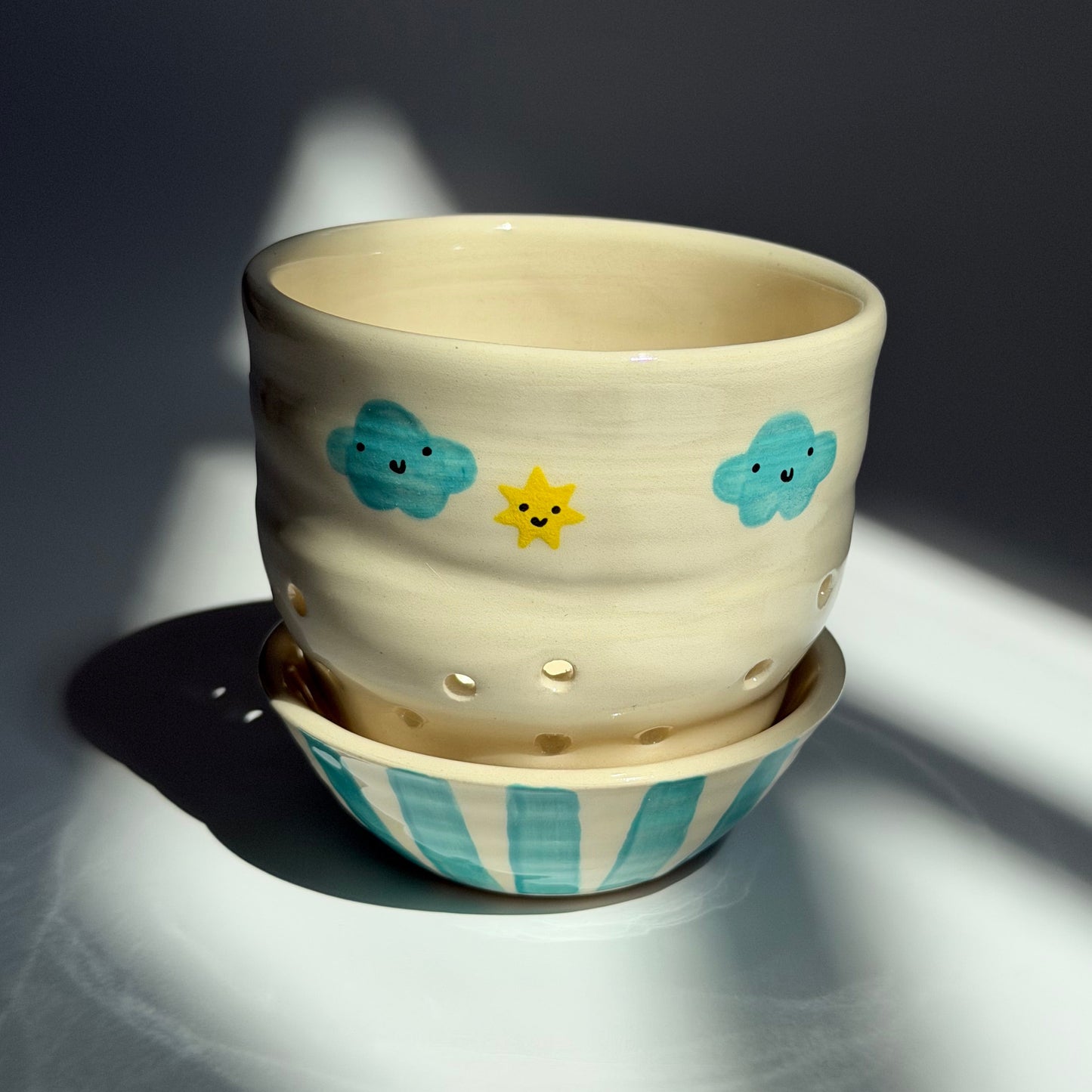 cutie clouds berry bowl + drip tray *NOTE*