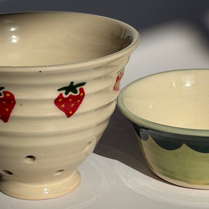 strawberry berry bowl + drip tray