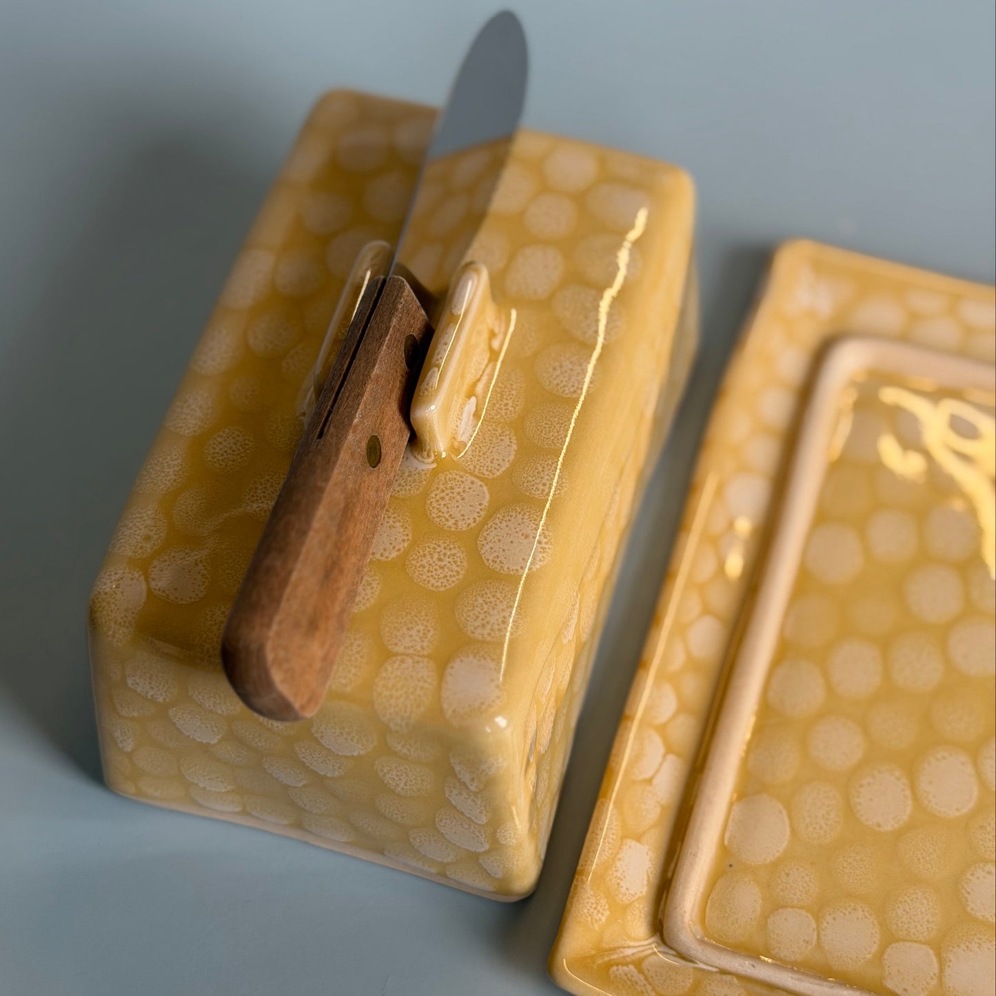 lemon drop butter dish *NOTE*