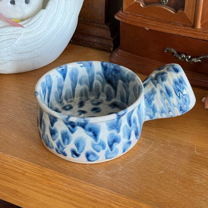 drippy soup bowl w/ handle