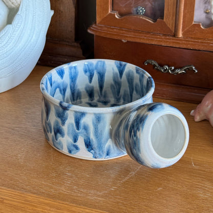 drippy soup bowl w/ handle