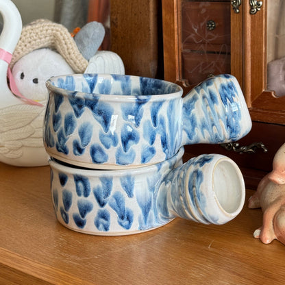 drippy soup bowl w/ handle