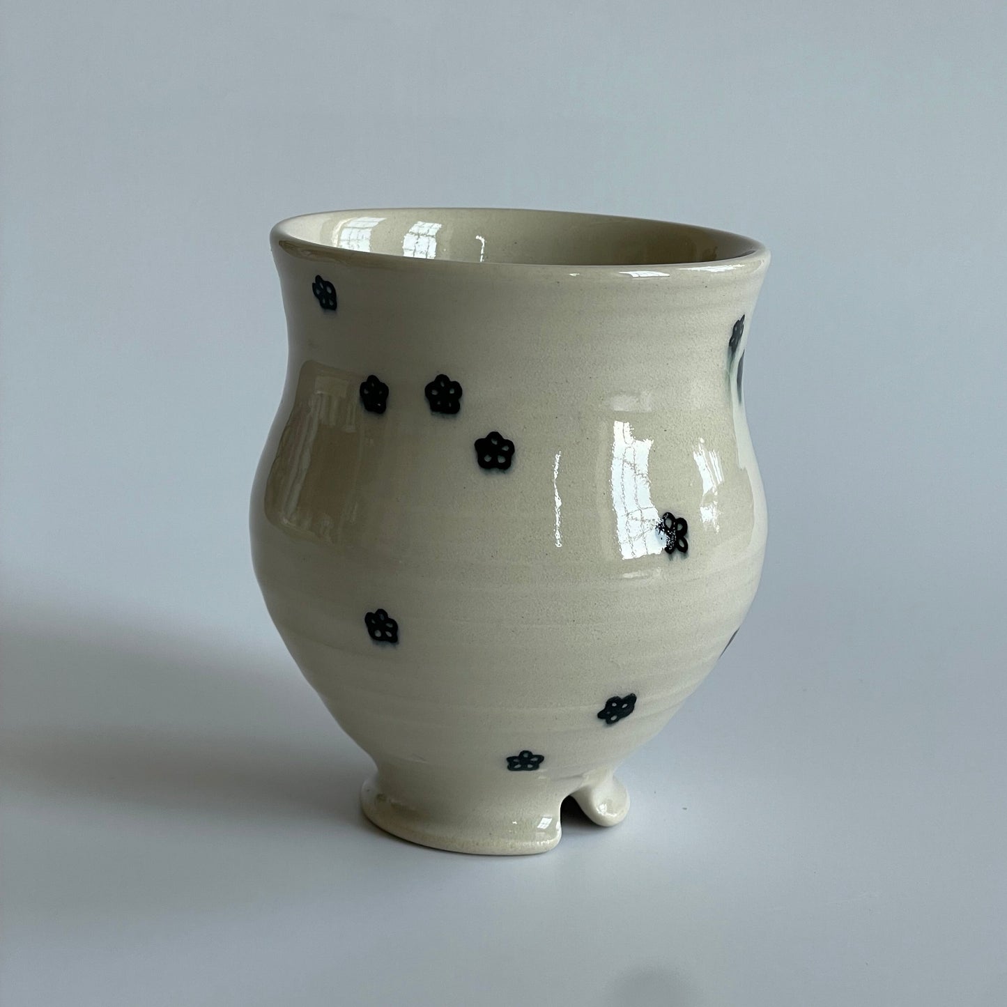 small black flowers cup no.3